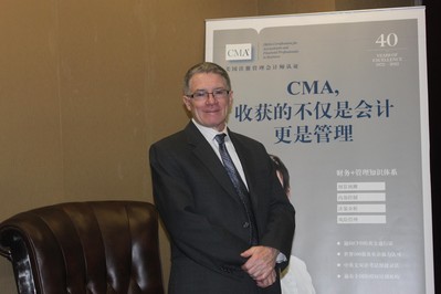 IMA國際認證、考試和知識整合部高級副總裁Dennis Whitney先生親臨現(xiàn)場一睹中國學(xué)子風(fēng)采